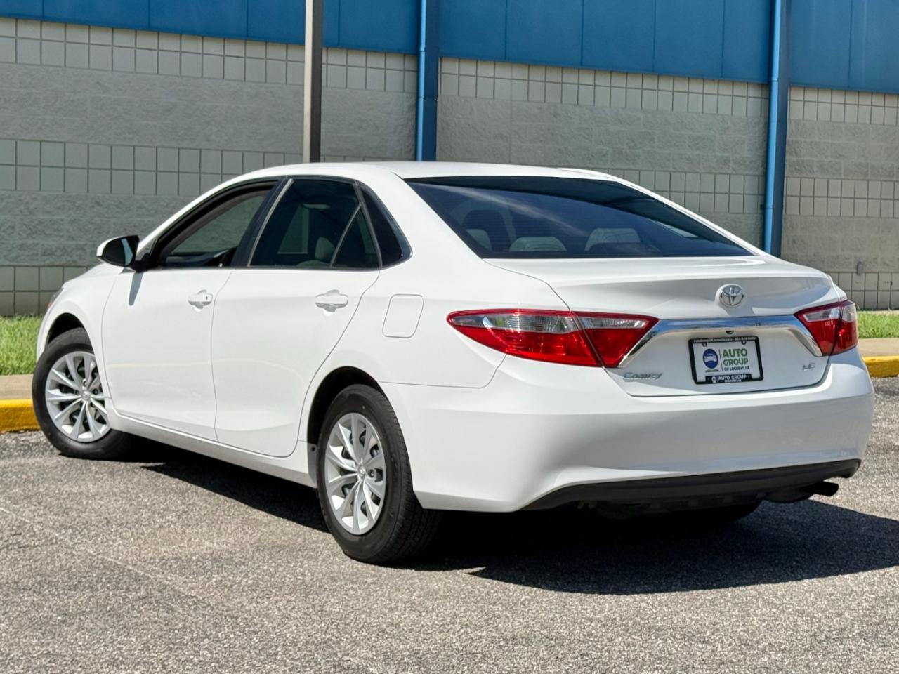 Toyota Camry XLE Auto (Natl) 2017