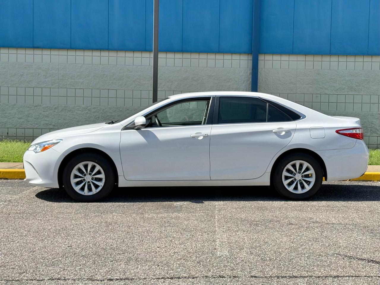 Toyota Camry XLE Auto (Natl) 2017