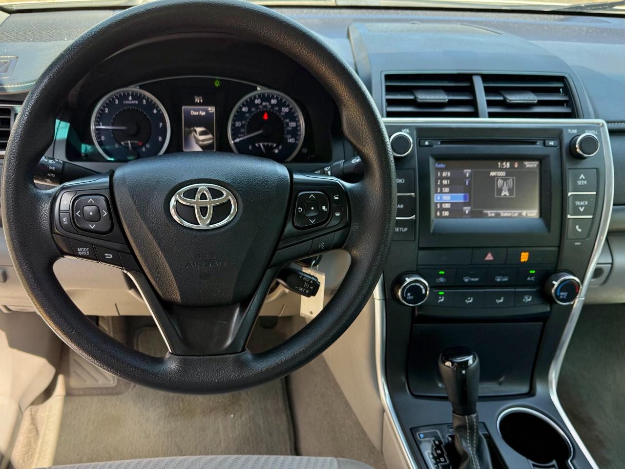 Toyota Camry XLE Auto (Natl) 2017