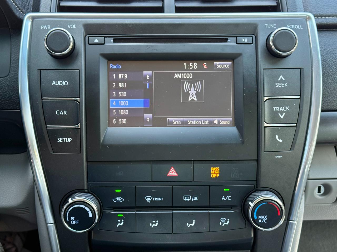 Toyota Camry XLE Auto (Natl) 2017