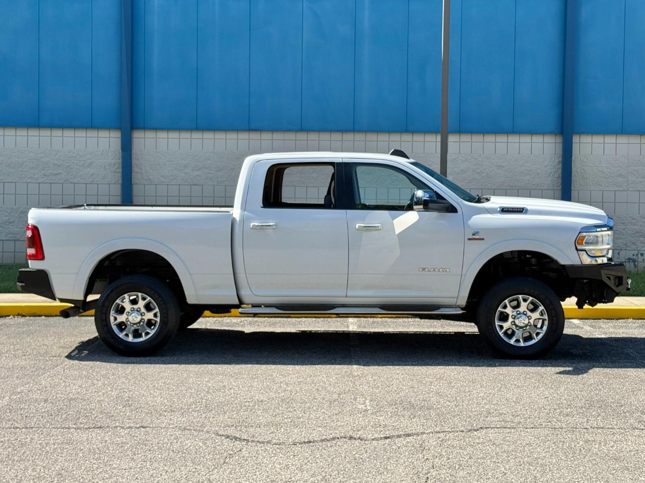 RAM 2500 Laramie 4x4 Crew Cab 6'4" Box 2022