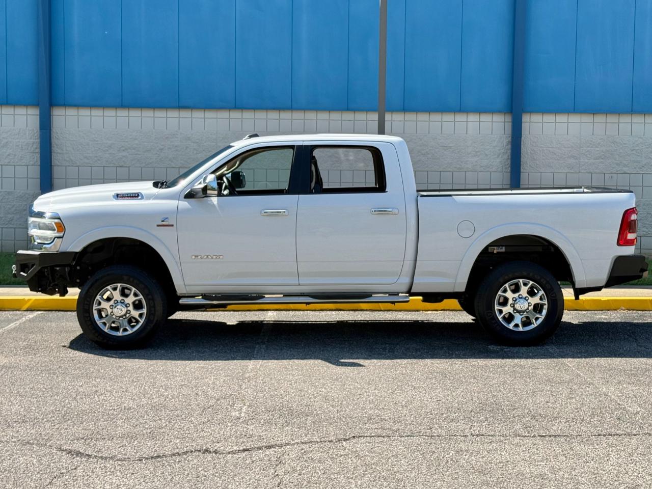 RAM 2500 Laramie 4x4 Crew Cab 6'4" Box 2022