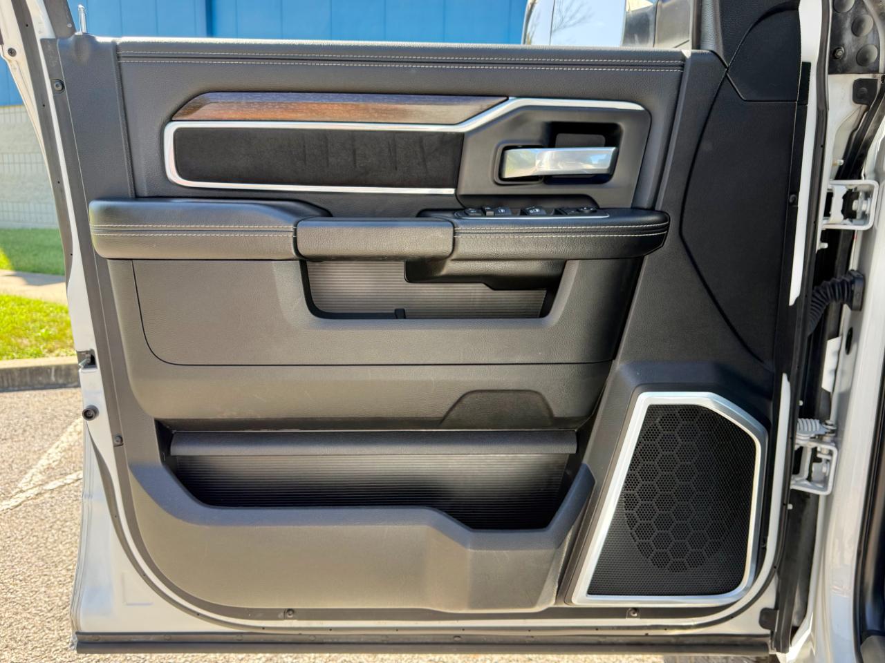 RAM 2500 Laramie 4x4 Crew Cab 6'4" Box 2022