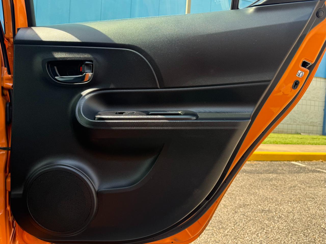 Toyota Prius c 5dr HB Persona Series (Natl) 2016