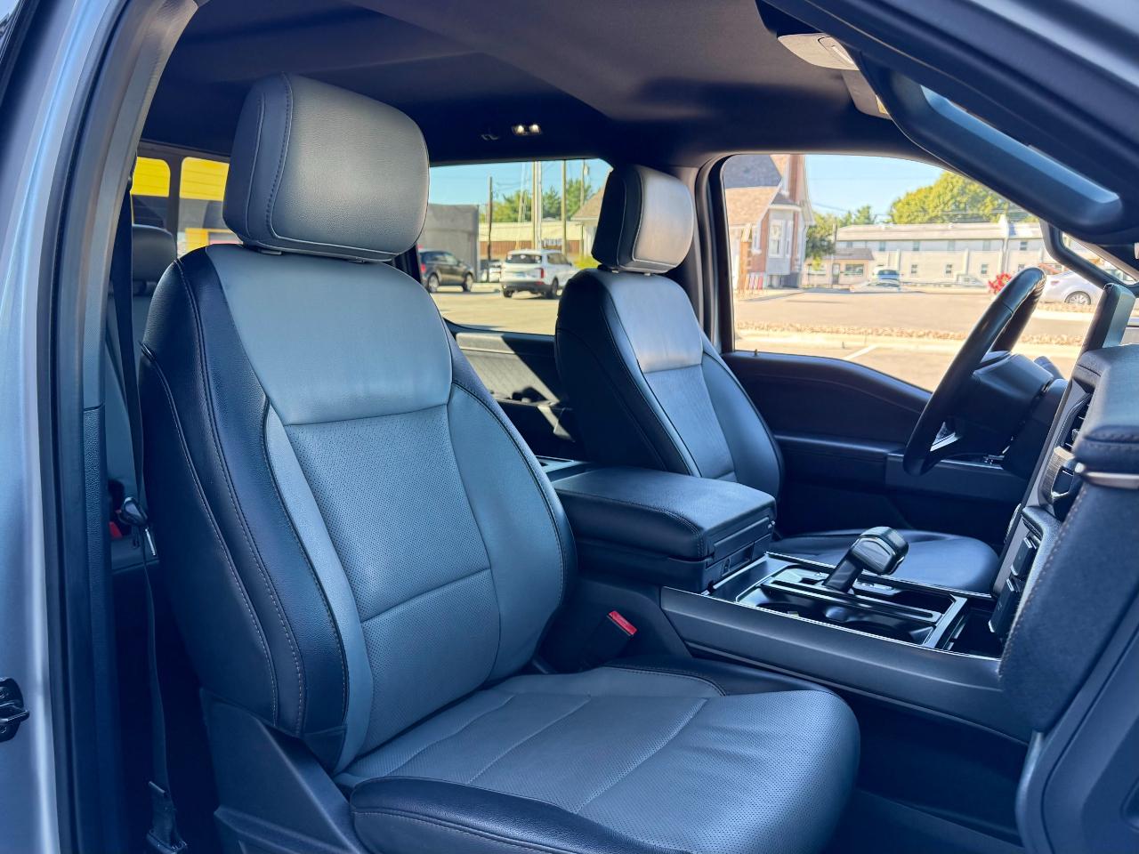 Ford F-150 Lightning LARIAT 4WD SuperCrew 5.5' Box 2023