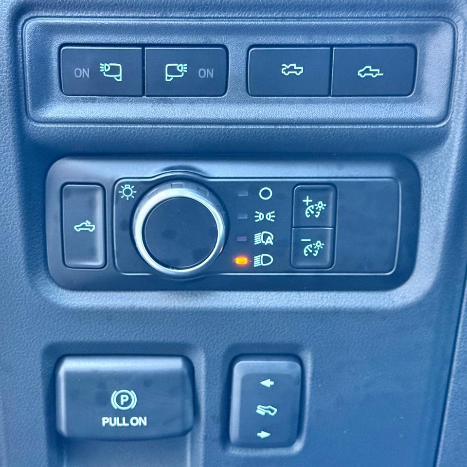 Ford F-150 Lightning LARIAT 4WD SuperCrew 5.5' Box 2023