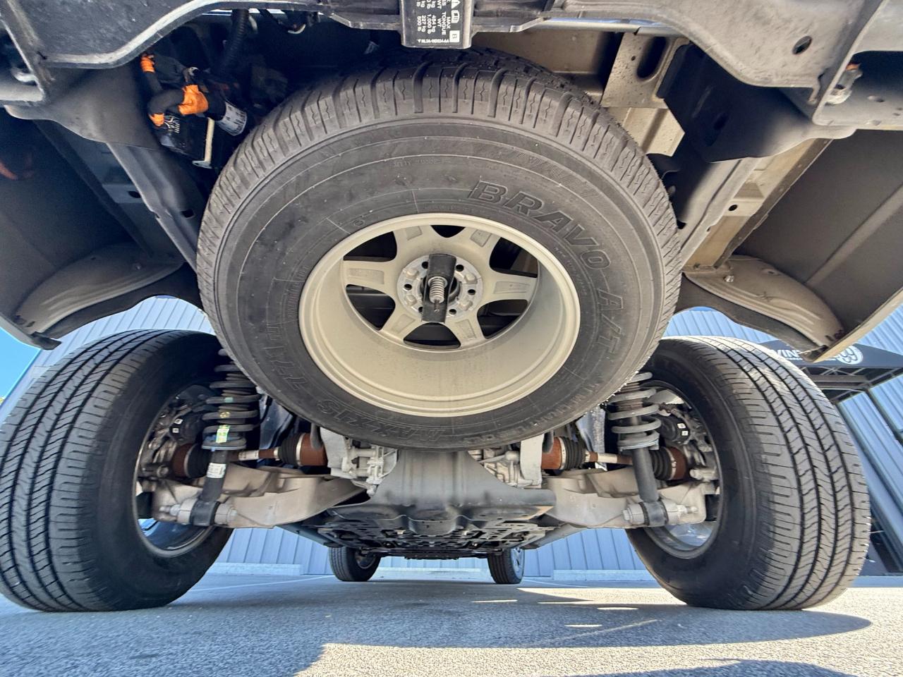 Ford F-150 Lightning LARIAT 4WD SuperCrew 5.5' Box 2023