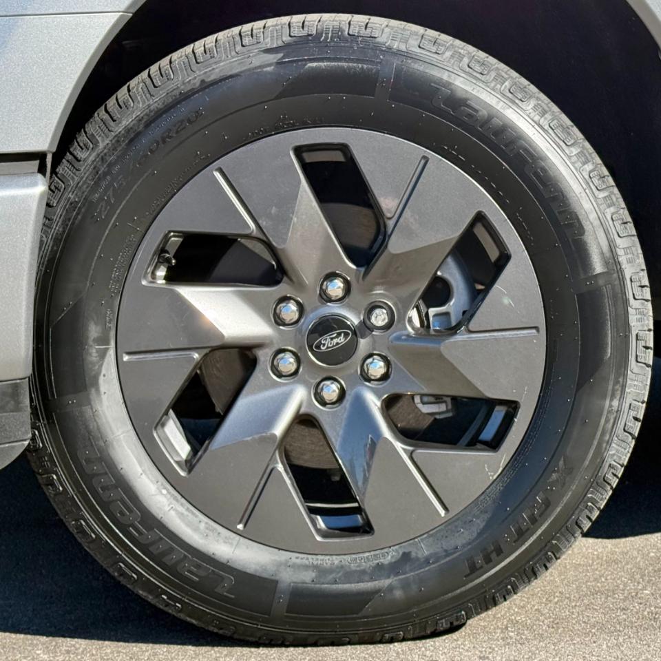 Ford F-150 Lightning LARIAT 4WD SuperCrew 5.5' Box 2023