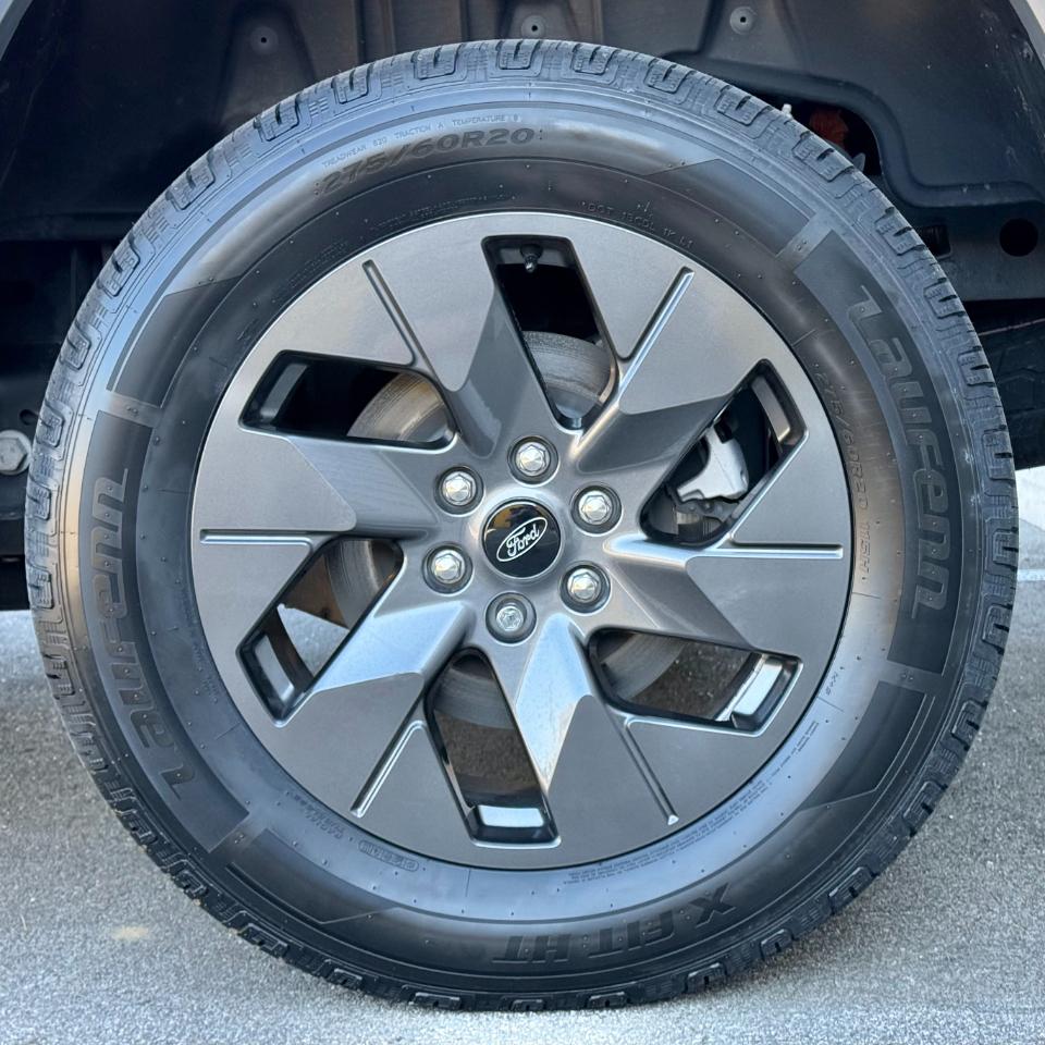 Ford F-150 Lightning LARIAT 4WD SuperCrew 5.5' Box 2023