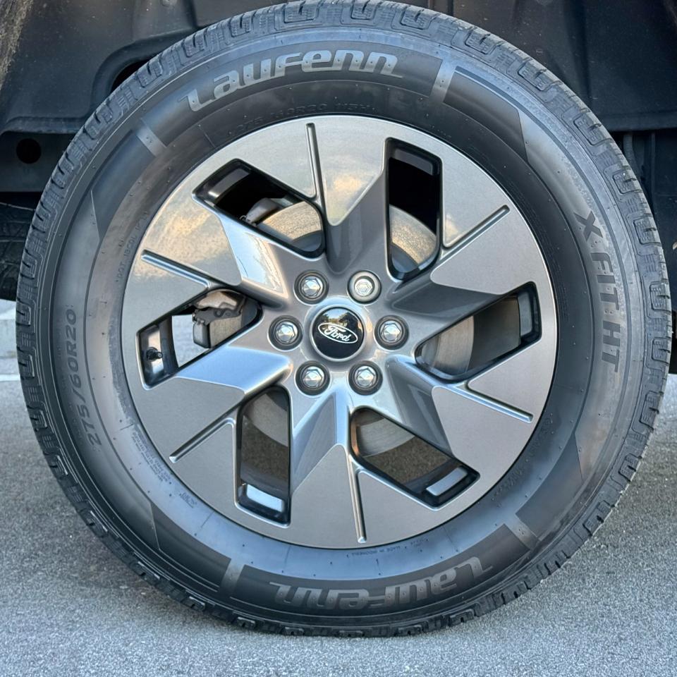 Ford F-150 Lightning LARIAT 4WD SuperCrew 5.5' Box 2023