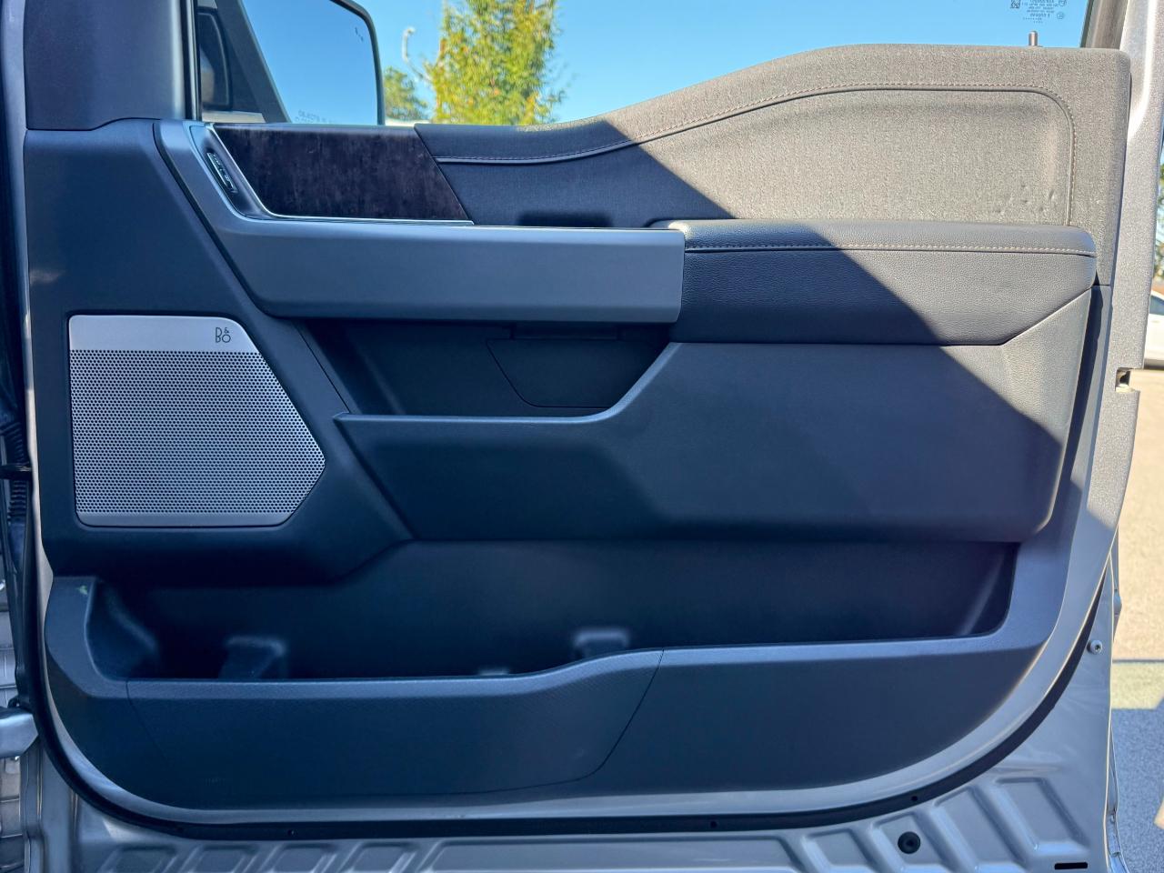 Ford F-150 Lightning LARIAT 4WD SuperCrew 5.5' Box 2023