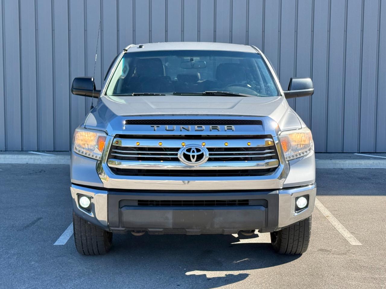 Toyota Tundra 4WD TRD Pro CrewMax 5.5' Bed 5.7L (Natl) 2017
