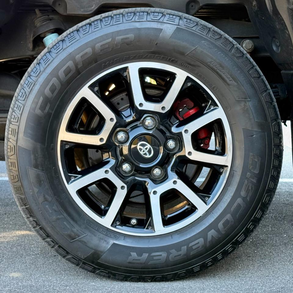 Toyota Tundra 4WD TRD Pro CrewMax 5.5' Bed 5.7L (Natl) 2017