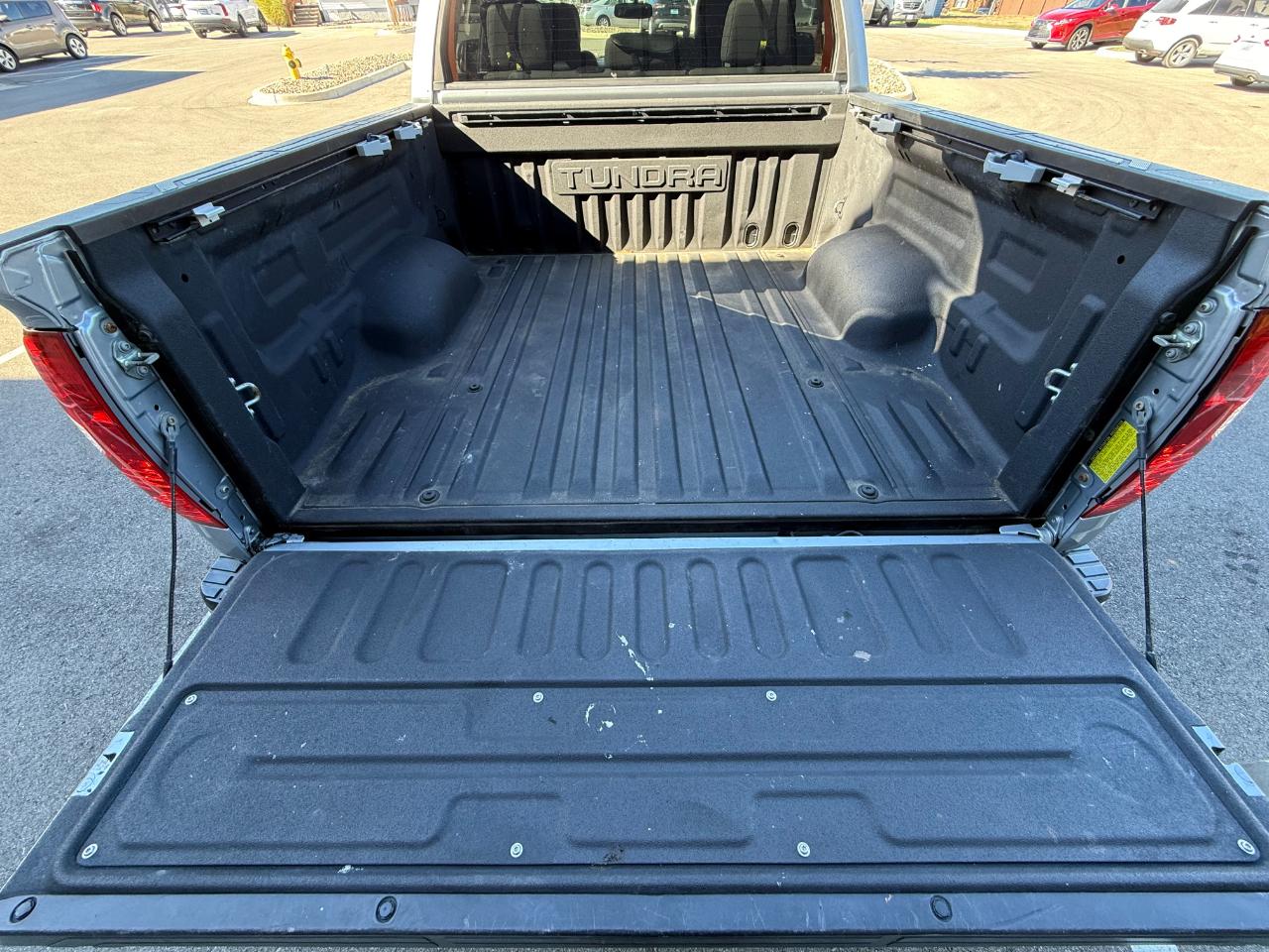 Toyota Tundra 4WD TRD Pro CrewMax 5.5' Bed 5.7L (Natl) 2017
