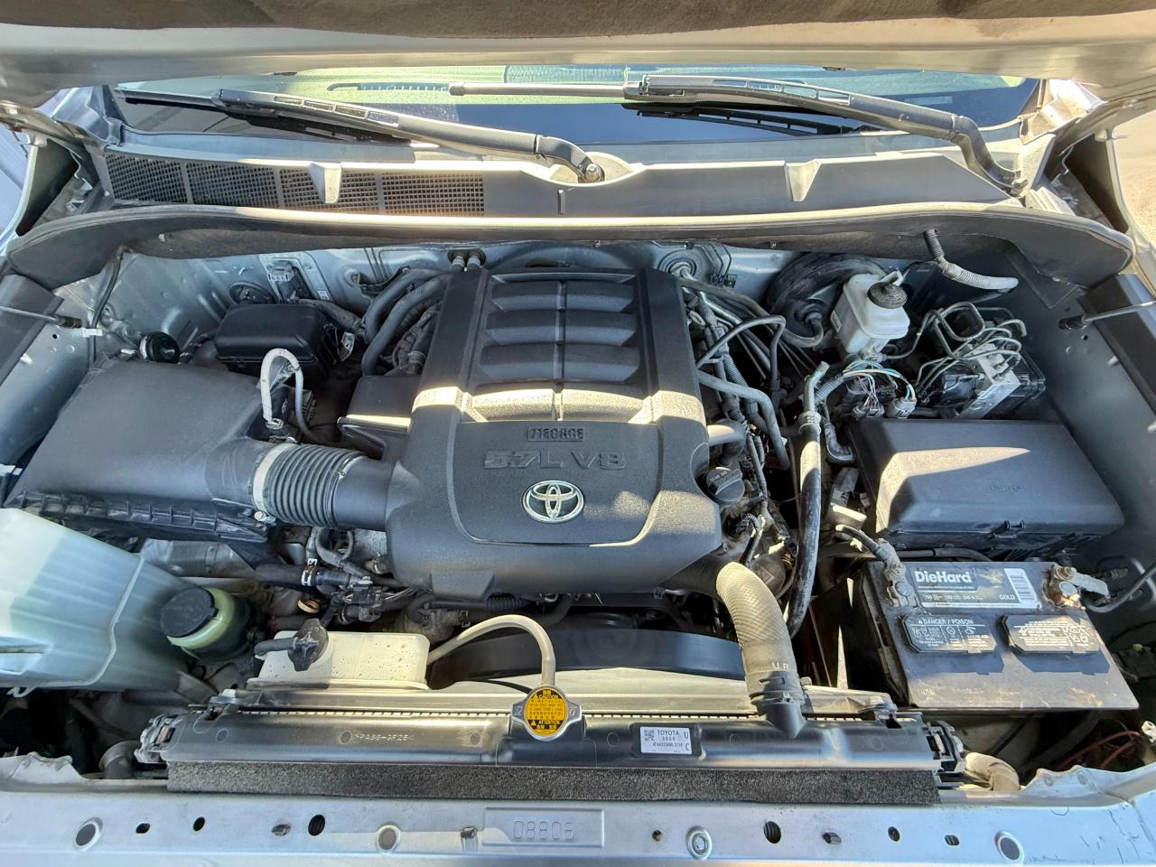 Toyota Tundra 4WD TRD Pro CrewMax 5.5' Bed 5.7L (Natl) 2017