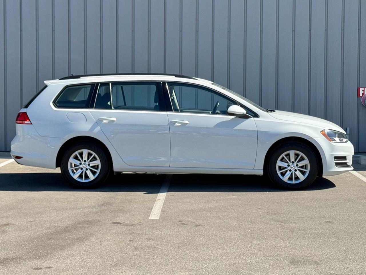 Volkswagen Golf SportWagen 4dr Auto TSI S 2016