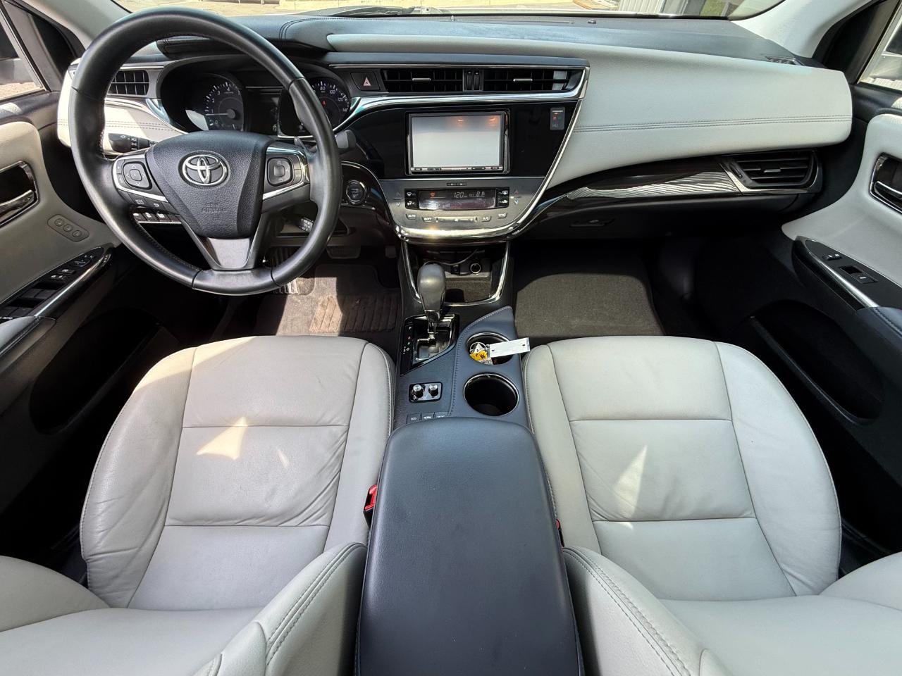 Toyota Avalon 4dr Sdn XLE Premium (Natl) 2013