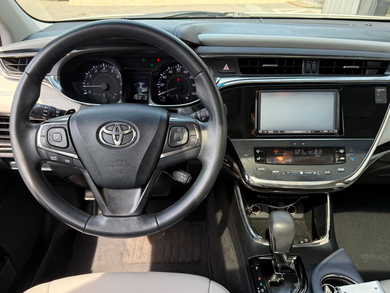 Toyota Avalon 4dr Sdn XLE Premium (Natl) 2013