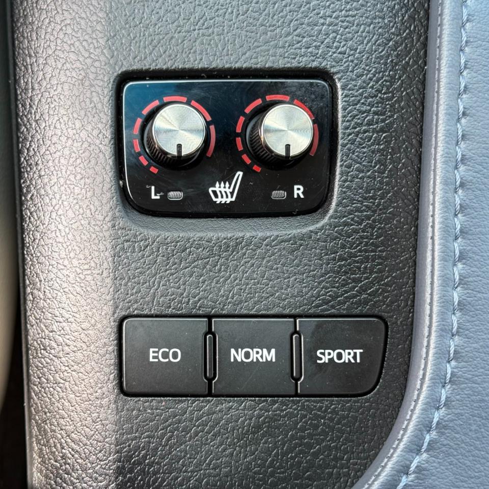 Toyota Avalon 4dr Sdn XLE Premium (Natl) 2013
