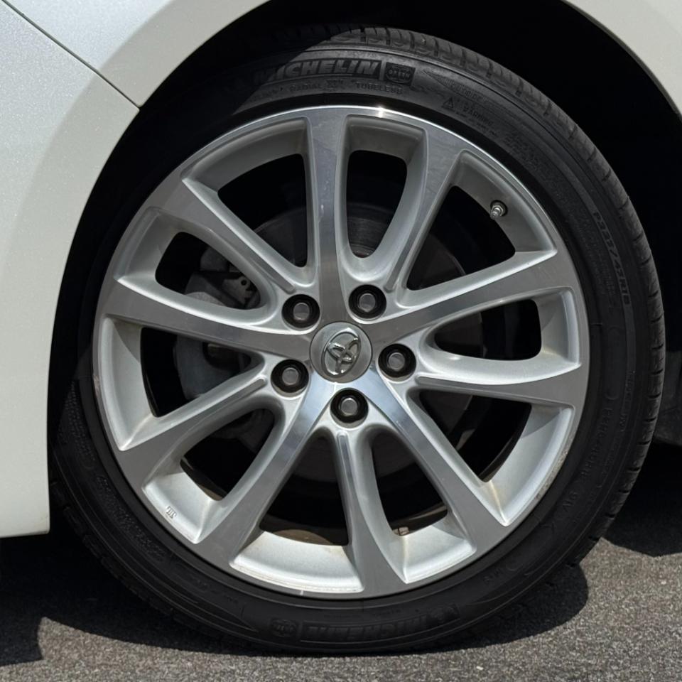 Toyota Avalon 4dr Sdn XLE Premium (Natl) 2013