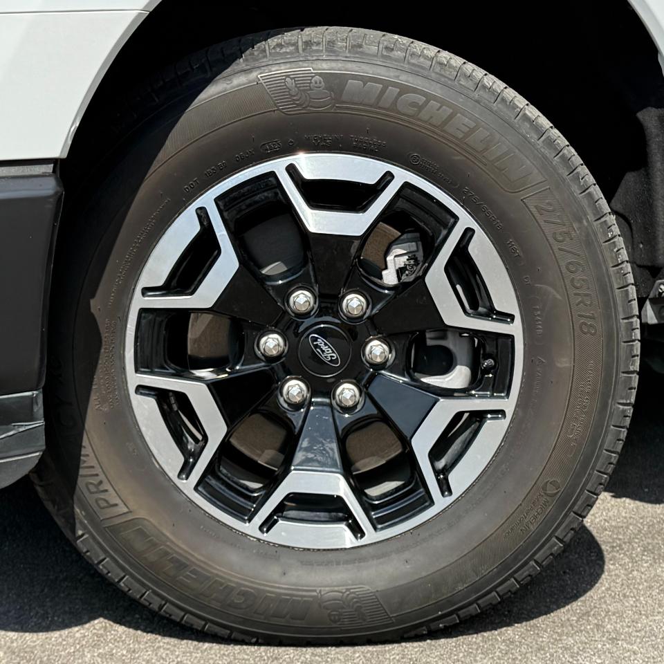 Ford F-150 Lightning Platinum 4WD SuperCrew 5.5' Box 2023
