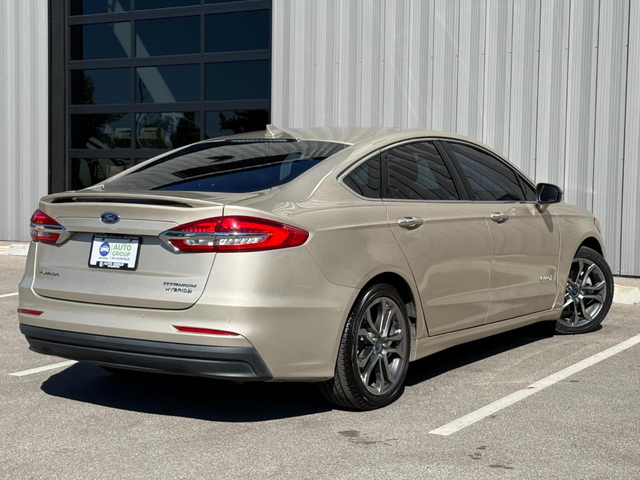 Ford Fusion Hybrid Titanium FWD 2019