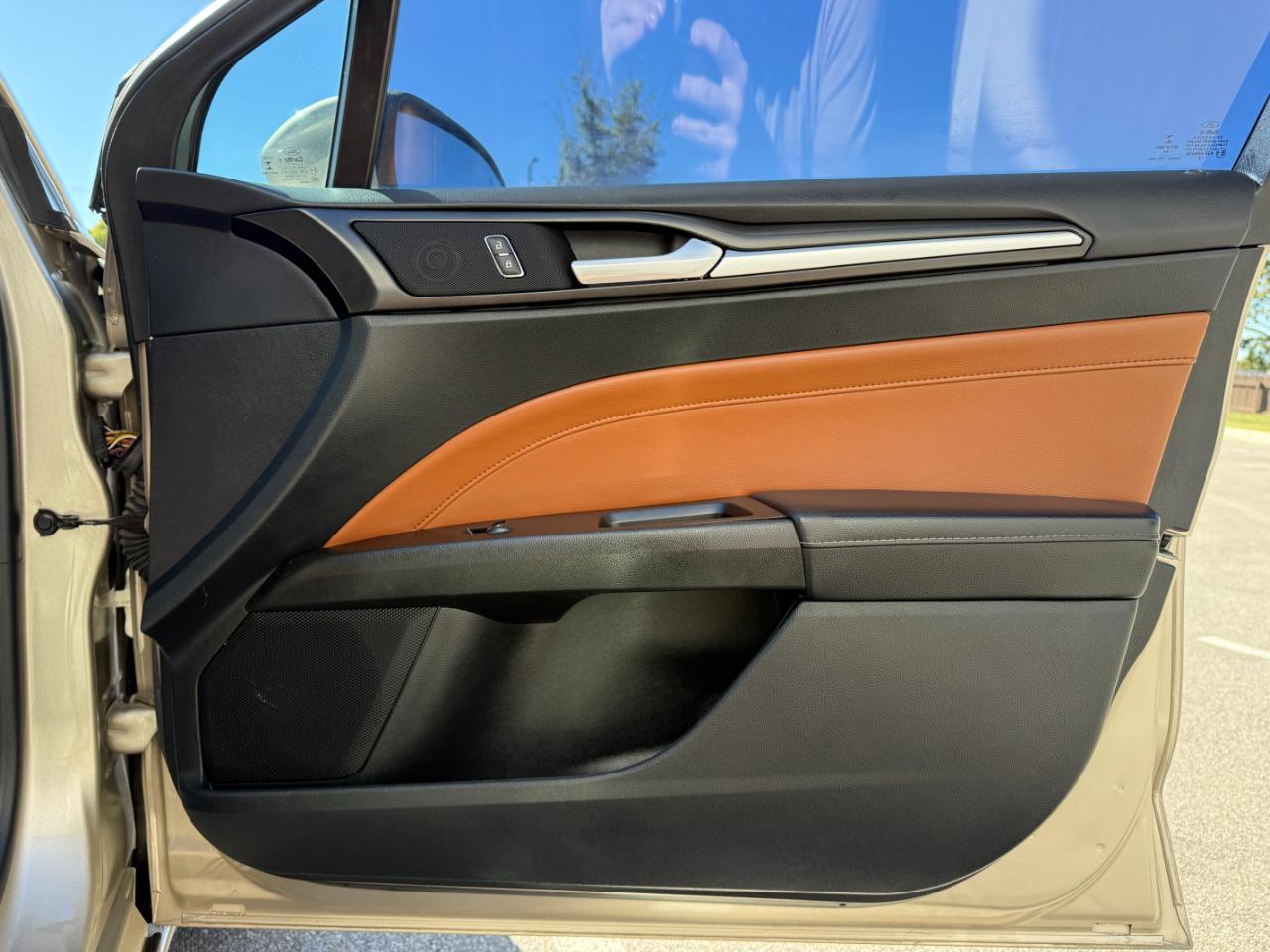Ford Fusion Hybrid Titanium FWD 2019