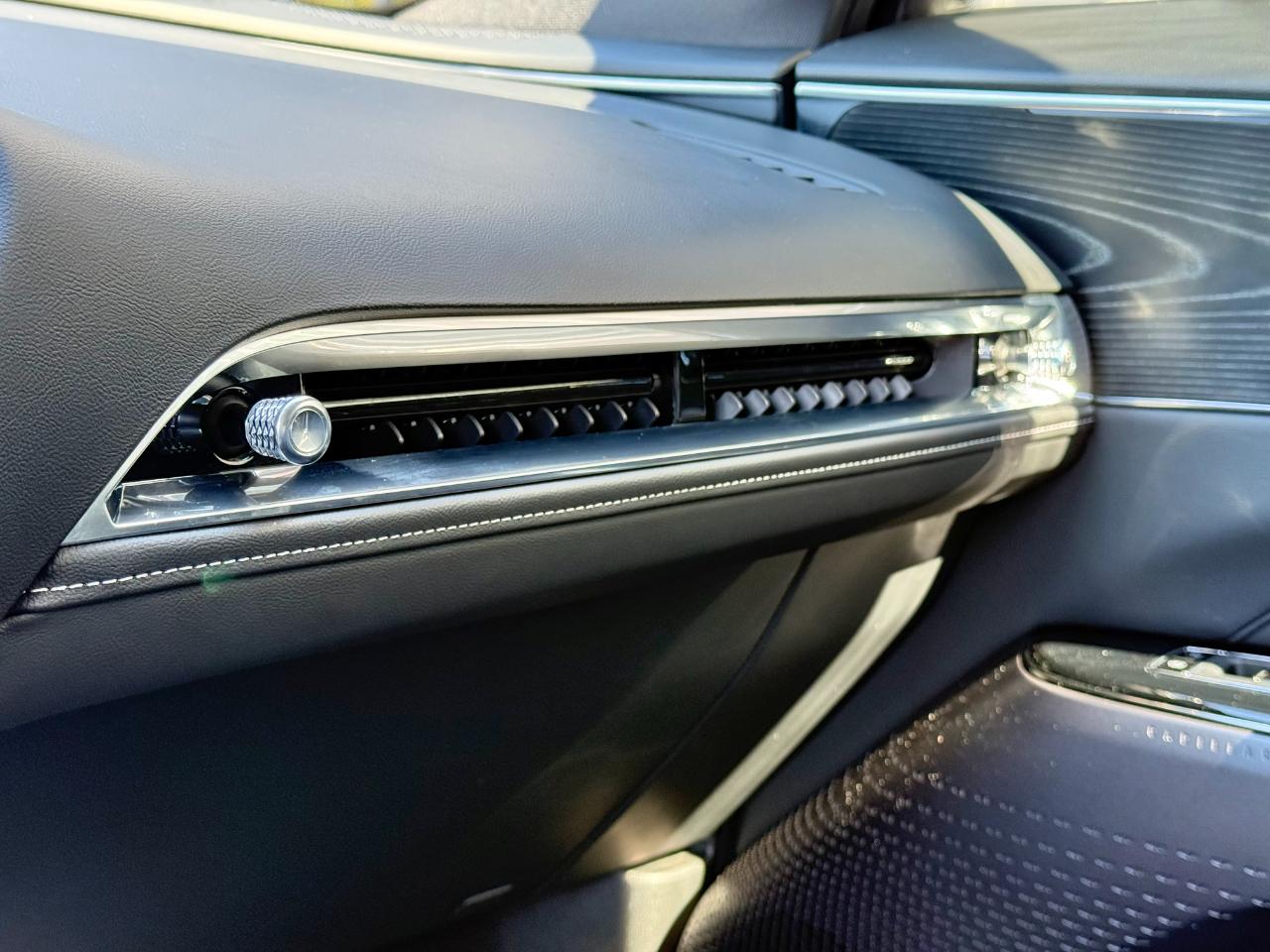 Cadillac Lyriq 4dr Luxury w/1SC 2024