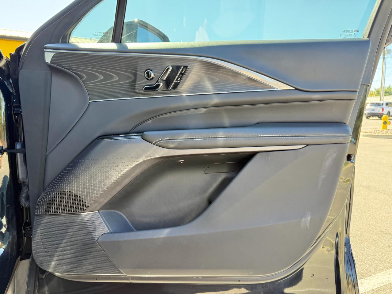Cadillac Lyriq 4dr Luxury w/1SC 2024