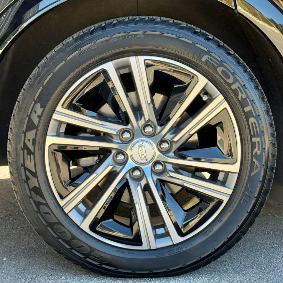 Cadillac Lyriq 4dr Luxury w/1SC 2024