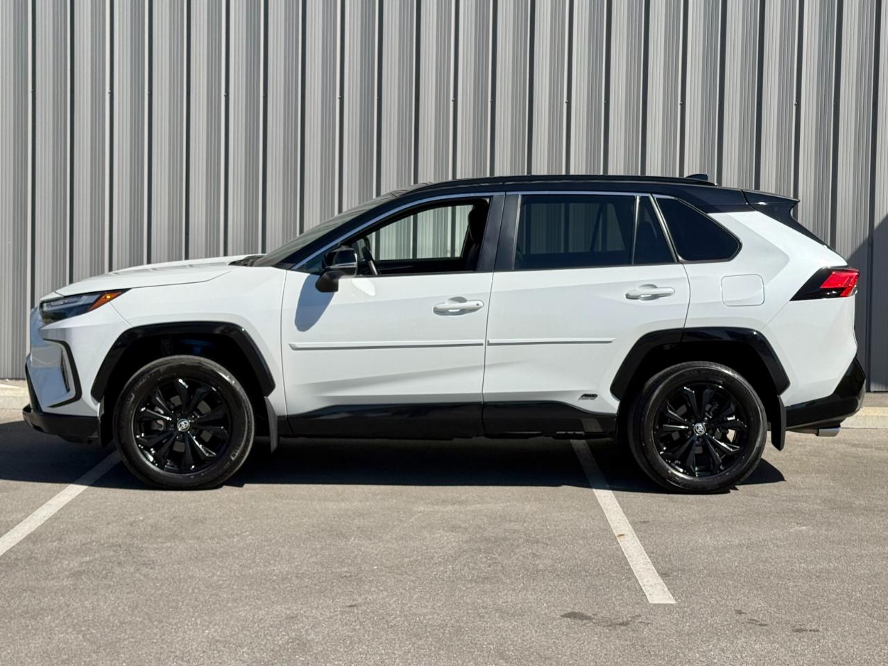 Toyota RAV4 Hybrid XSE AWD (Natl) 2024
