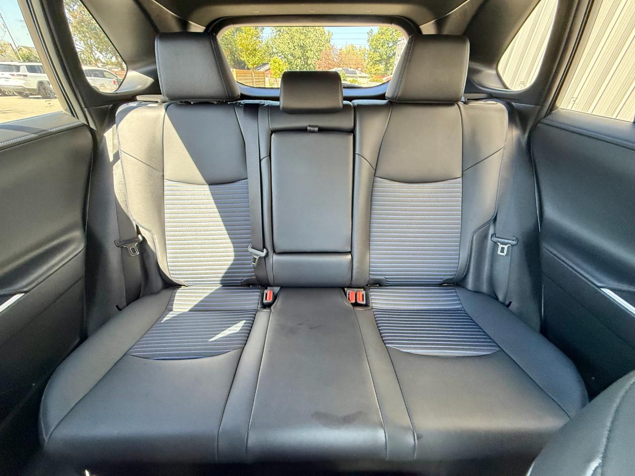Toyota RAV4 Hybrid XSE AWD (Natl) 2024