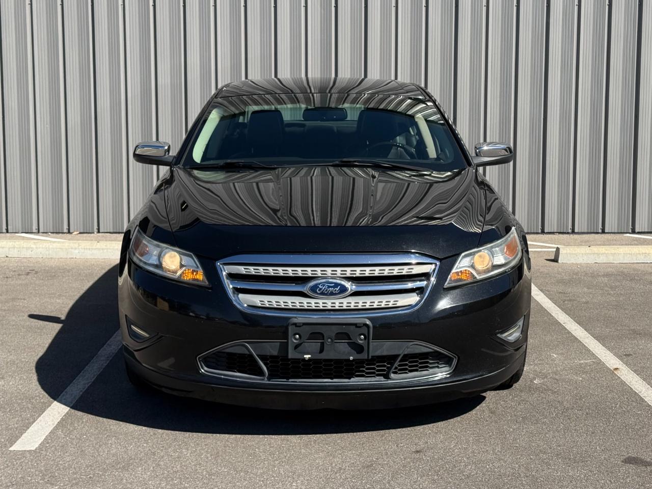 Ford Taurus 4dr Sdn Limited FWD 2011