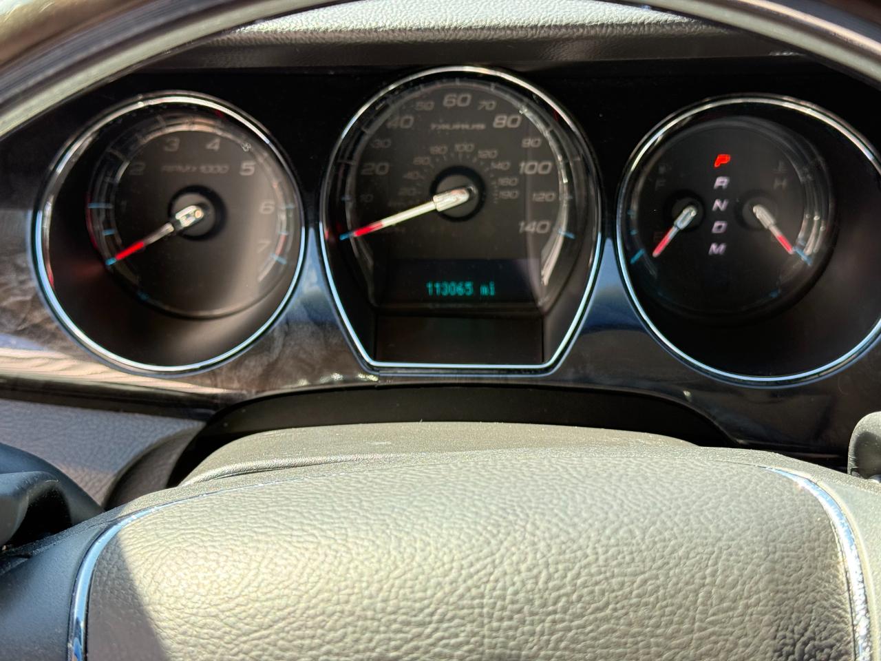 Ford Taurus 4dr Sdn Limited FWD 2011