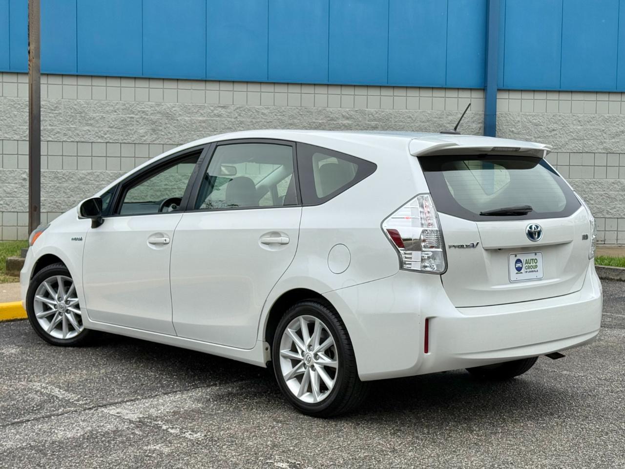 Toyota Prius V 5dr Wgn Three (Natl) 2013
