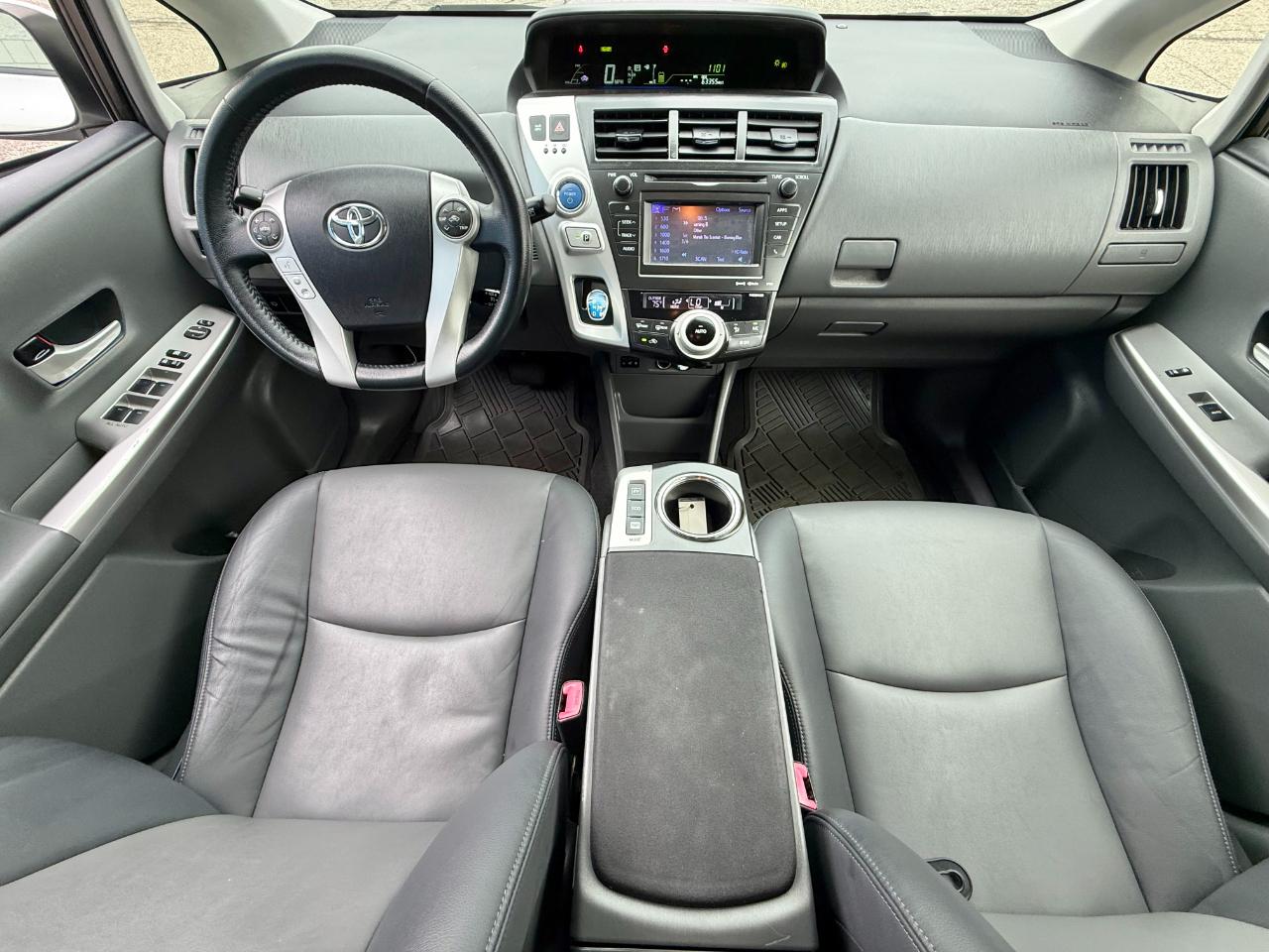 Toyota Prius V 5dr Wgn Three (Natl) 2013