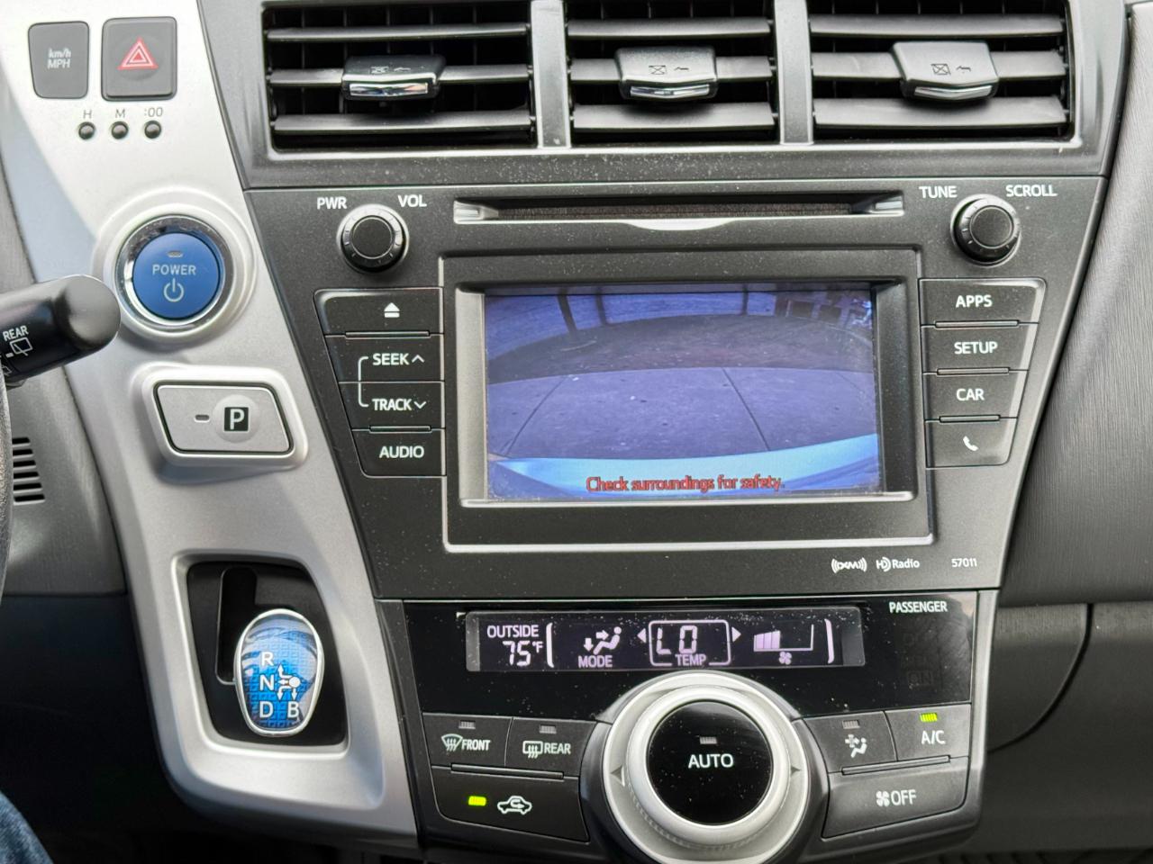 Toyota Prius V 5dr Wgn Three (Natl) 2013