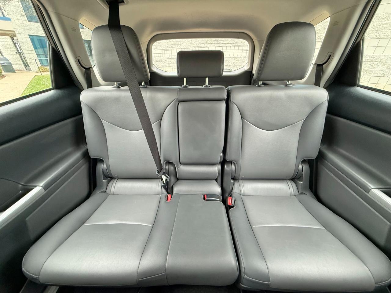 Toyota Prius V 5dr Wgn Three (Natl) 2013