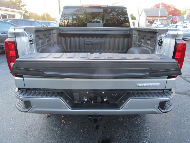 GMC Sierra 1500 Elevation Crew Cab 4WD 2025 GMC Sierra 1500 Elevation Crew Cab 4WD 2025