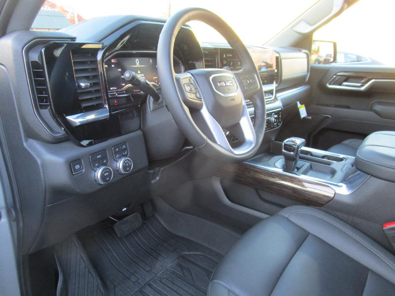 GMC Sierra 1500 Elevation Crew Cab 4WD 2025 GMC Sierra 1500 Elevation Crew Cab 4WD 2025