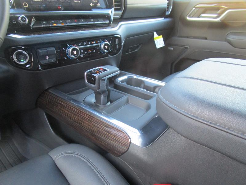 GMC Sierra 1500 Elevation Crew Cab 4WD 2025 GMC Sierra 1500 Elevation Crew Cab 4WD 2025