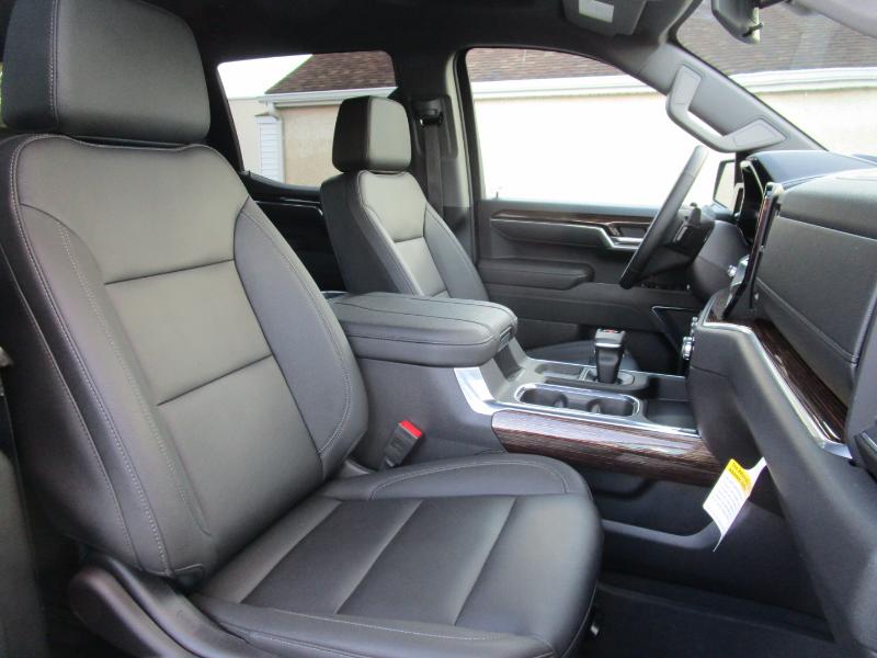 GMC Sierra 1500 Elevation Crew Cab 4WD 2025 GMC Sierra 1500 Elevation Crew Cab 4WD 2025