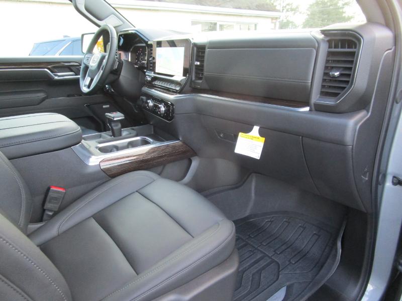 GMC Sierra 1500 Elevation Crew Cab 4WD 2025 GMC Sierra 1500 Elevation Crew Cab 4WD 2025