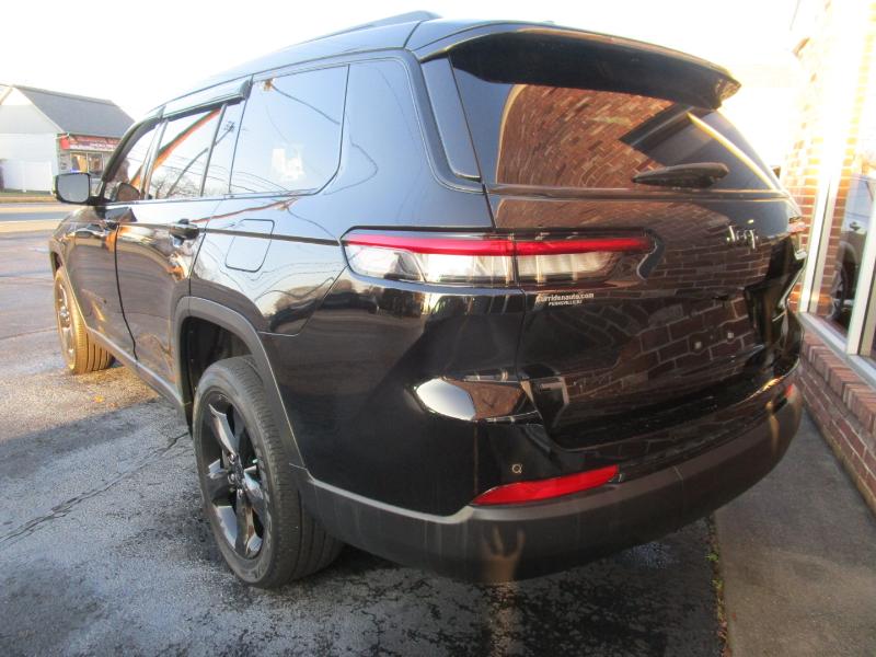 2023 Jeep Grand Cherokee Laredo Altitude photo 4