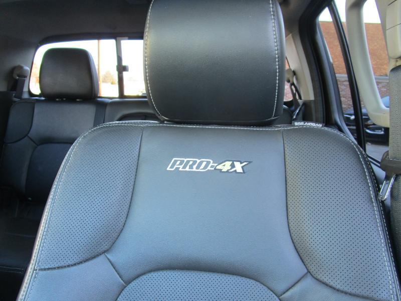 Nissan Frontier PRO-4X Crew Cab 4WD 2021