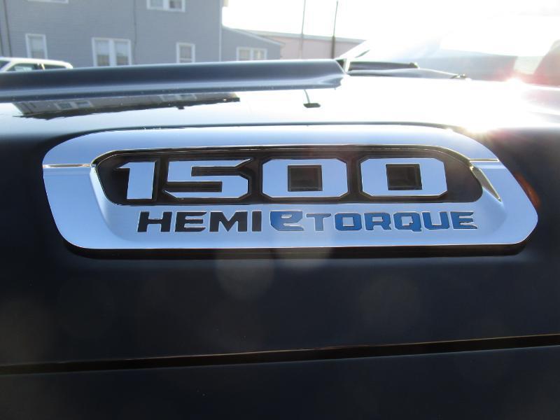 RAM 1500 Big Horn Crew Cab SWB 4WD 2023