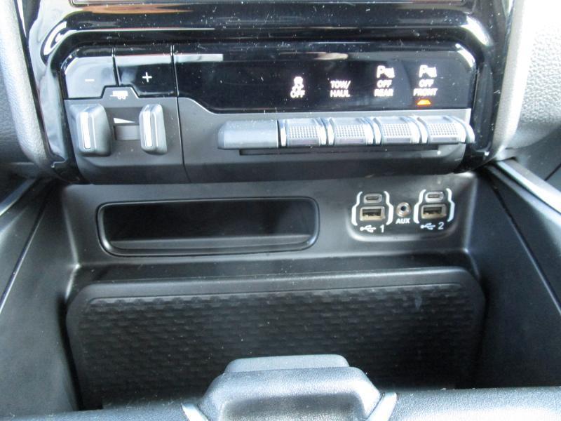 RAM 1500 Big Horn Crew Cab SWB 4WD 2023