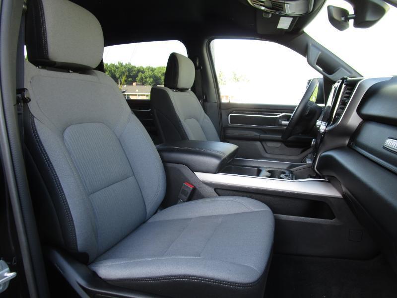 RAM 1500 Big Horn Crew Cab SWB 4WD 2023