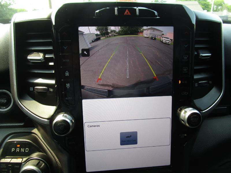 RAM 1500 Big Horn Crew Cab SWB 4WD 2023