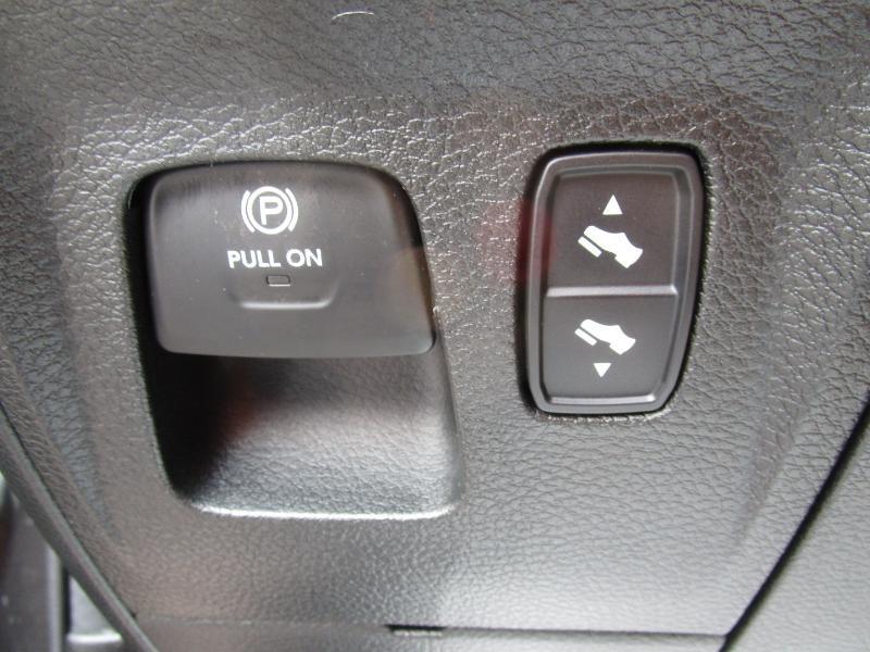 RAM 1500 Big Horn Crew Cab SWB 4WD 2023